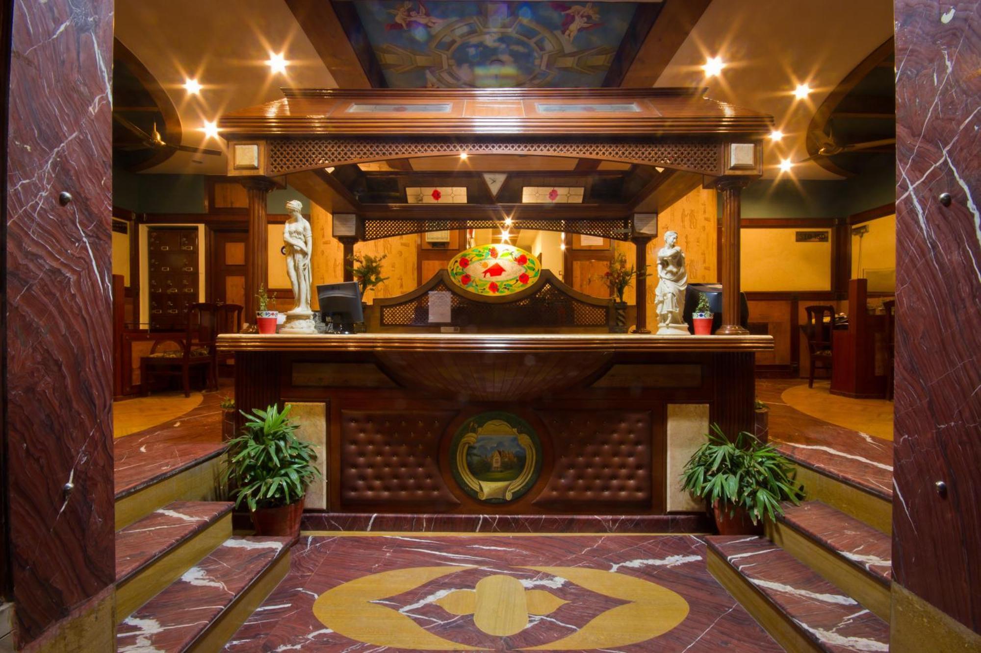 Hotel Sunstar Grand Delhi Kültér fotó
